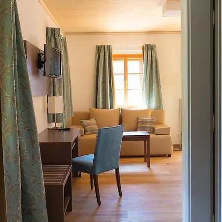 فندق Stiftsschmiede 2*