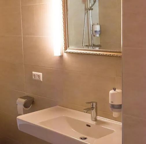 Hotell Stiftsschmiede 2*