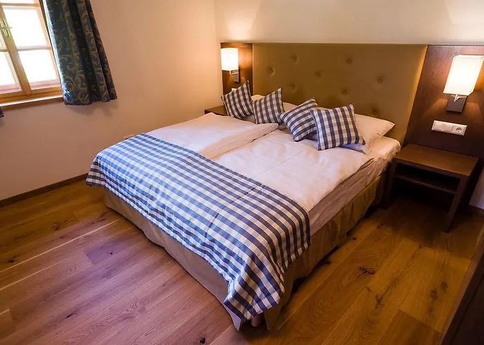 Hotell Stiftsschmiede 2*